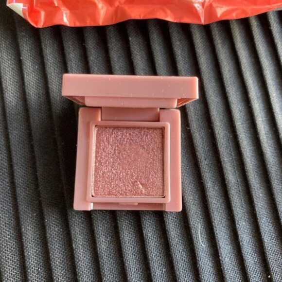 8 Piece Makeup Bundle - NEW - Picture 6 of 10